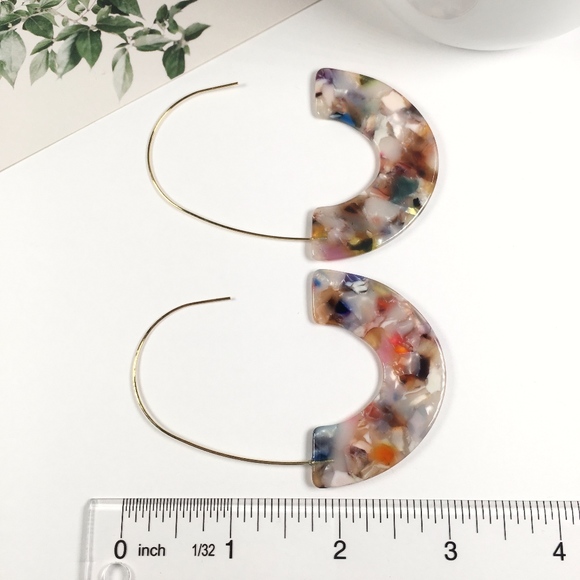 Multicolored Tortoise Shell Resin Dangle Earrings - Picture 2 of 4